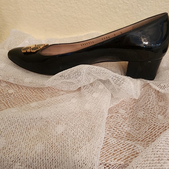 Salvatore Ferragamo Black Patent Leather Block Pumps Size 9 - Picture 6 of 9